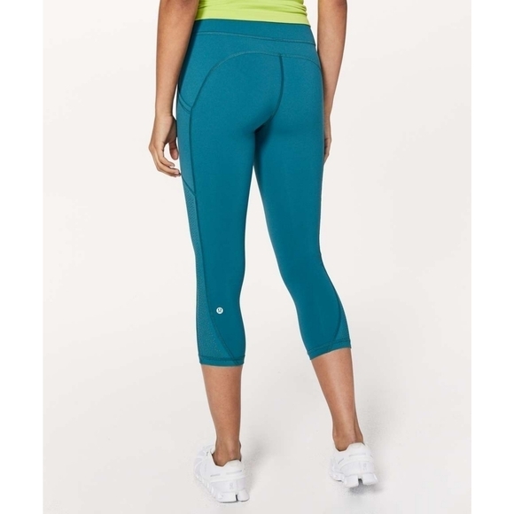 Lululemon Ready to Race Crop 21" Inseam in Deep Cove Size 8 - Picture 3 of 11